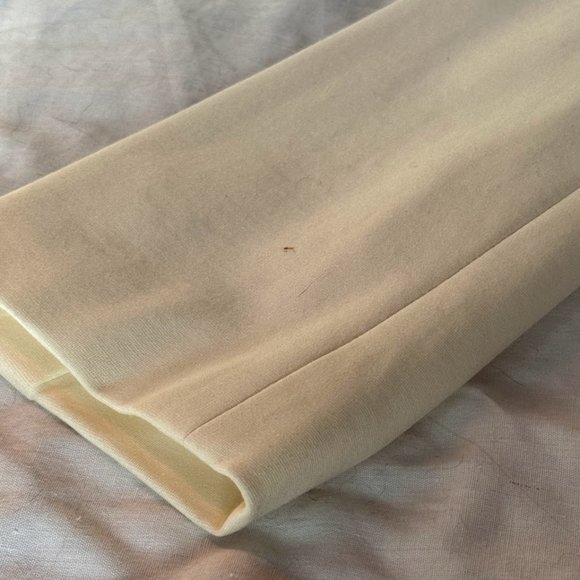 Le Chateau Cream Blazer Skirt Suit Set - Picture 5 of 12